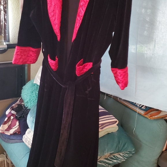 Evening Robe - Picture 5 of 5